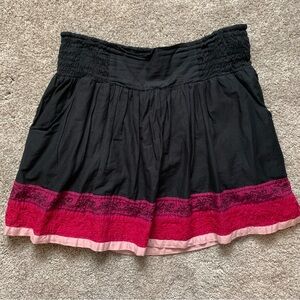 Lucky Brand Women’s Y2K Black Mini Skirt Pink Embroidered Trim Smocked Waist XL